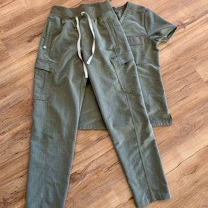 Figs Scrubs Technical Collection Cargo Heather Olive XSP/XXS